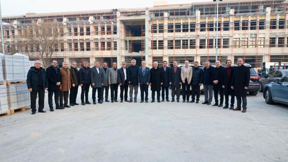 Konya Valisi İbrahim Akın Konya Anadolu İmam Hatip Lisesi İnşaatını Ziyaret Etti.