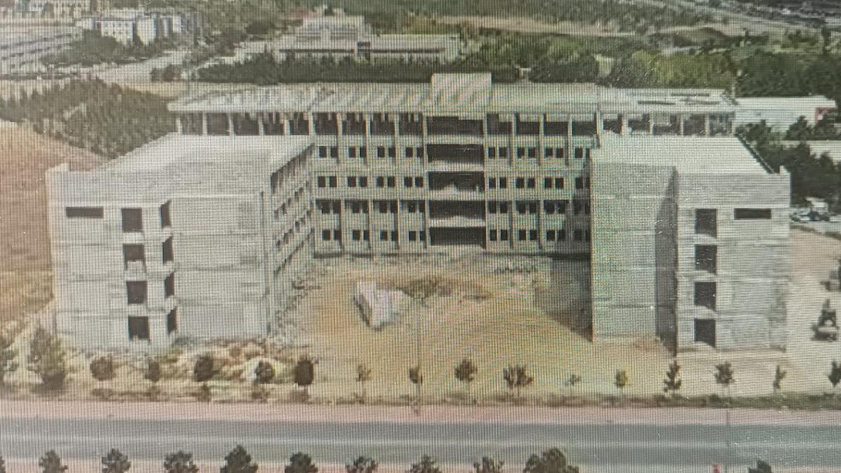Erol Küçükbakırcı Selçuk Üniversitesi İlahiyat Fakültesi İnşaatını Ziyaret Etti.